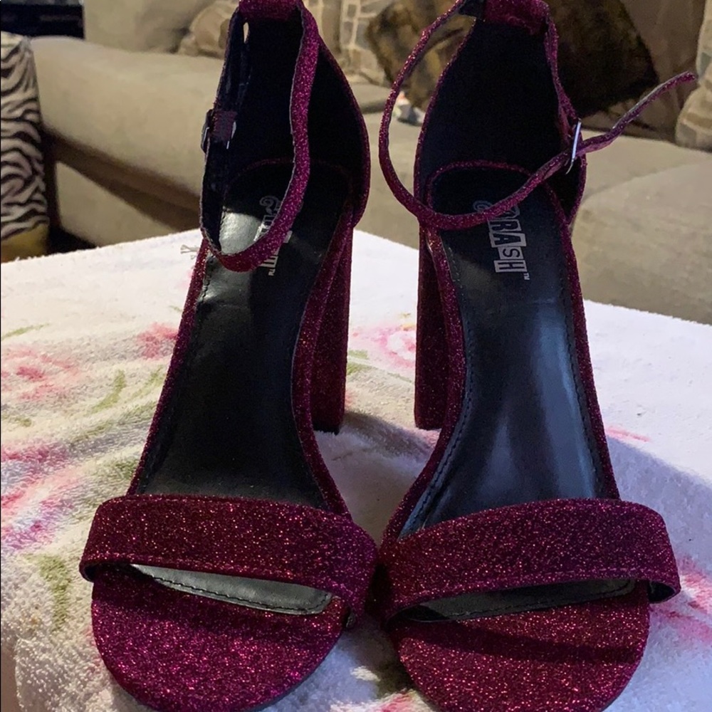 Beautiful burgundy sparkling 4 inch Sandals.